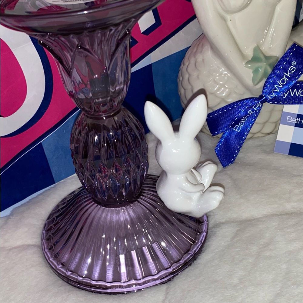 BATH AND BODY WORKS EASTER BUNNY ON PURPLE PEDESTAL SINGLE WICK CANDLE HOLDER - Picture 4 of 4